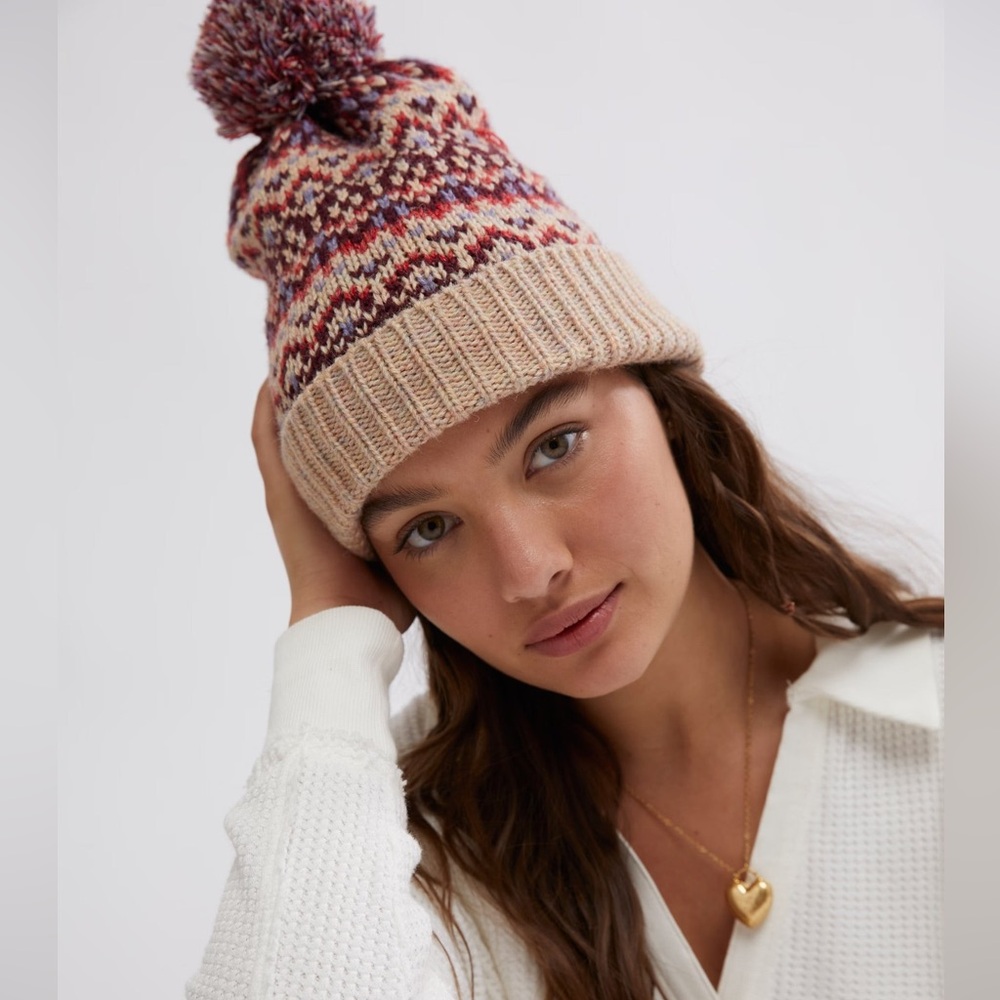 FREE PEOPLE WOMENS KNIT BEANIE FIRST FROST FAIRISLE WITH POMPOM OS NWT